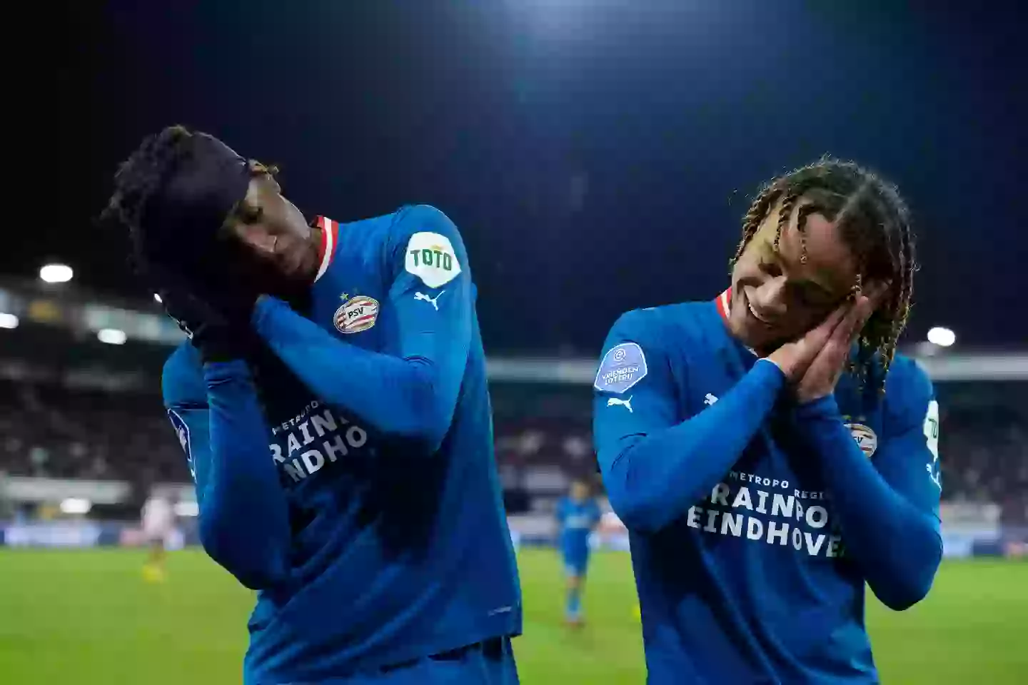 Madueke and Simons were PSV Eindhoven teammates. (Image: Getty)