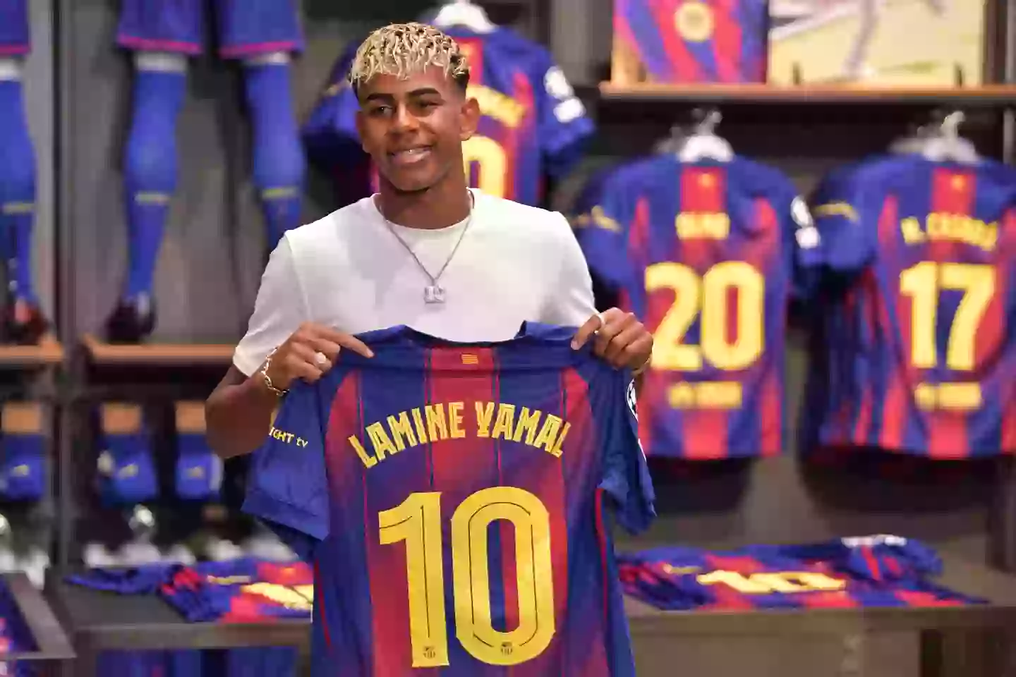 Yamal has just inherited the number 10 shirt in Barcelona. (Image: Getty)