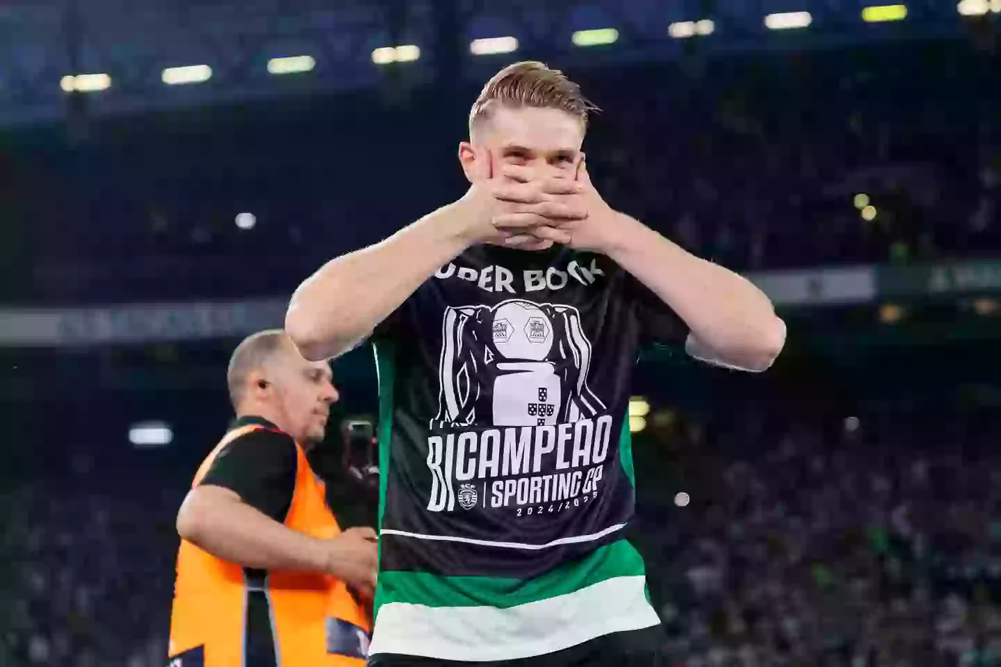 Viktor Gyokerres performs his celebration of the brand after inspired the Sports CP to the glory of the League. Image: Getty