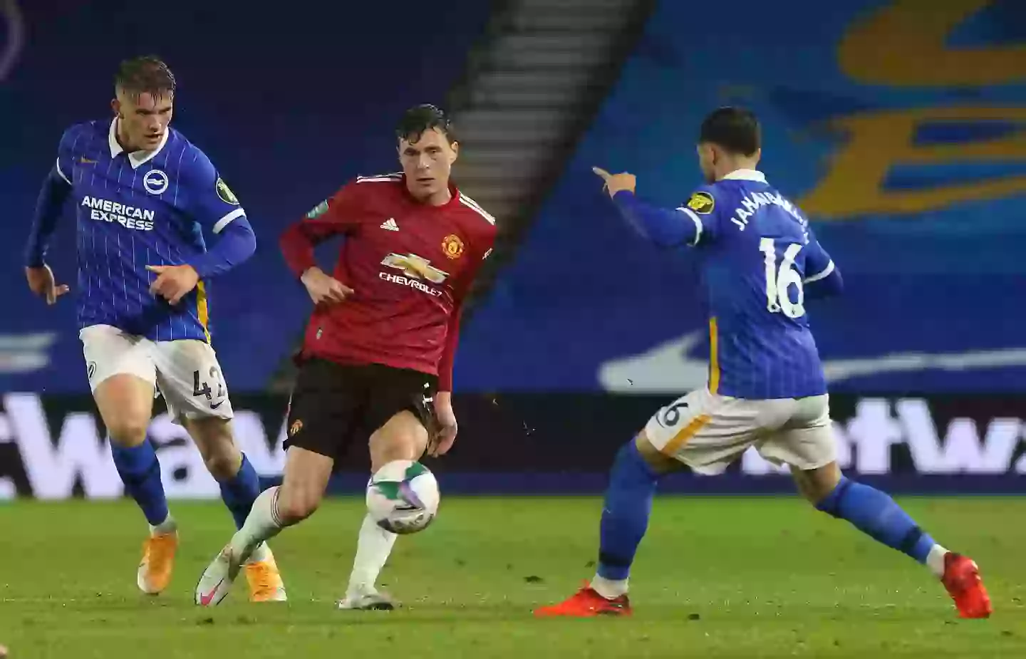 Viktor Gyokerres and Victor Lindelof during a confrontation of the Carabao Cup in 2020. Image: Getty