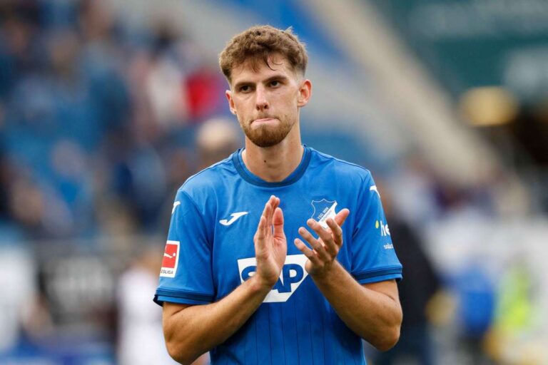 Premier League League team signs the German midfielder Stach of Hoffenheim