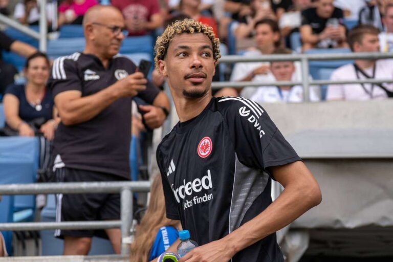Liverpool would have concluded an agreement of 79 million pounds sterling to sign the Frankfurt attacker Hugo Ekitike