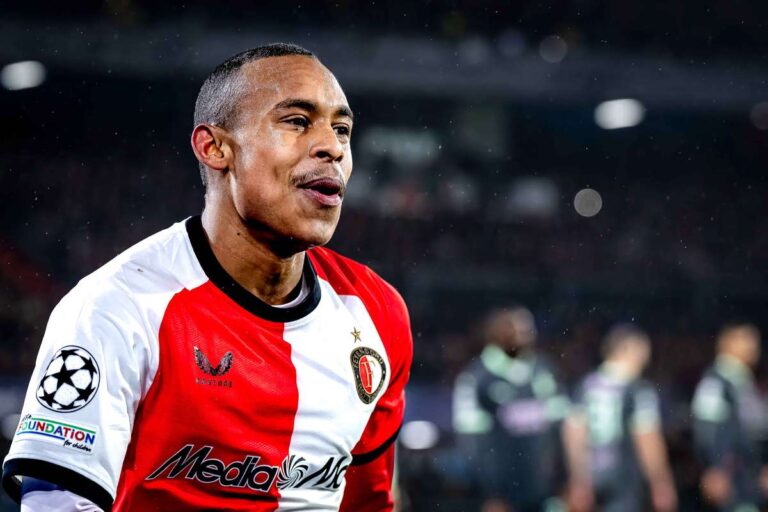 Leeds United submits an official offer for the starlet Feyenoord Igor Peaceao