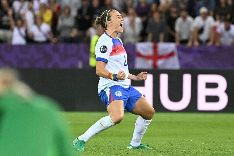 The boss of England Sarina Wiegman rents Lucy Bronze after heroic in the quarter -finals