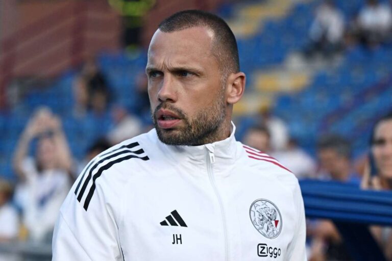 The boss of Ajax, John Heitinga, excited for the coming season, but is `far from satisfied ”