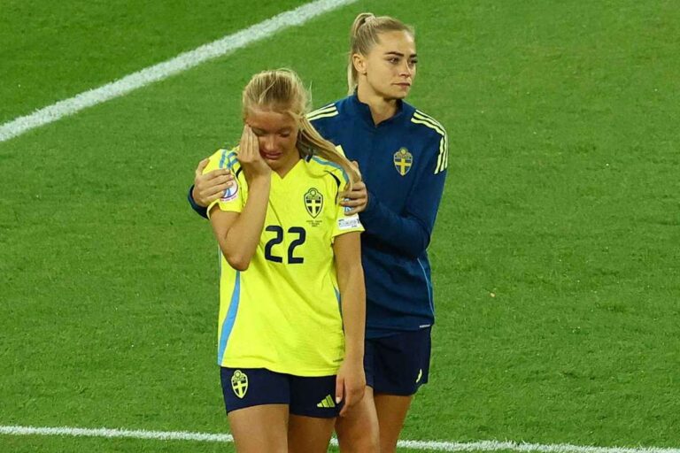 Ibrahimovic sends support to Holmberg after the missed penalty costs Sweden
