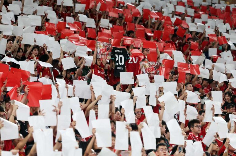 Liverpool and Kenny Dalglish fans pay tribute to Diogo Jota in a friendly pre-season