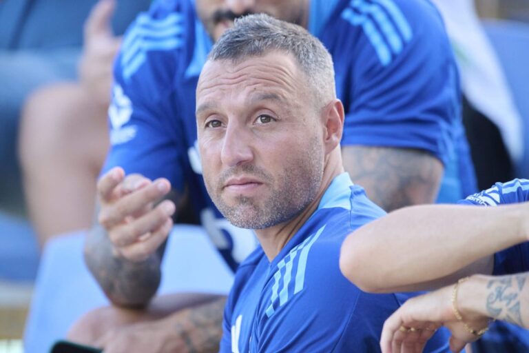 Santi Cazorla, 40, signs a new Oviedo contract after the promotion of La Liga