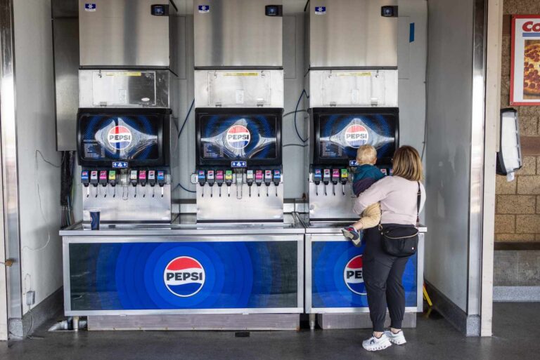 Stock Pepsi becomes higher; The health of the bulb falls