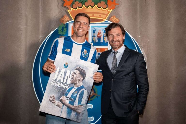 FC Porto announces the signature of Jan Bednarek from Southampton on the four -year agreement