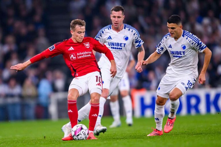 Vejle nourished in the Lions of Parken while the Danish champions maintain a perfect record