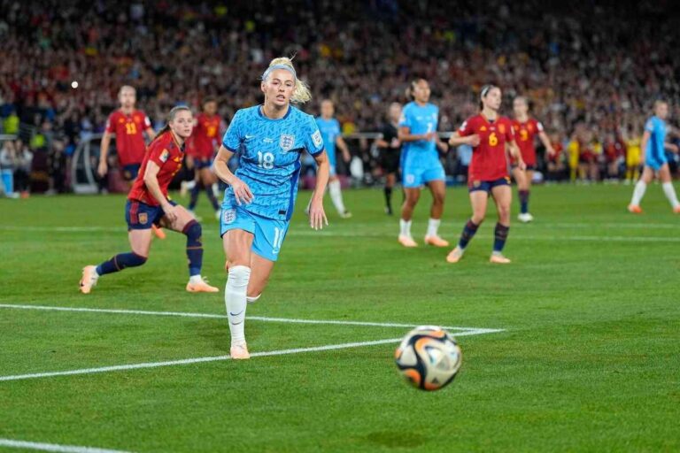 An overview of the final of the European women’s championship between England and Spain
