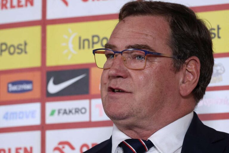 Coach of Poland Urban Chasing Return from Lewandowski while the World Cup qualifiers are looming