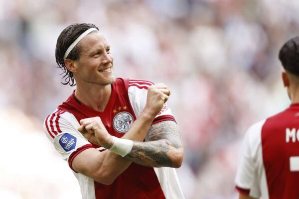 Weghorst opens the way while Ajax is fighting to win against such A promoted