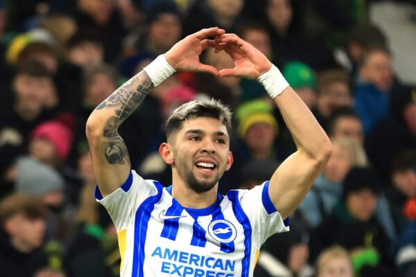The owners of Chelsea Blueco come to an agreement to sign Julio Enciso de Brighton